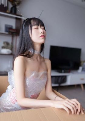 韩国电影 年轻的阿姨_手机免费播放动漫
